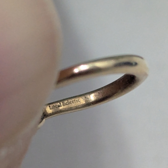 9kt Gold Horseshoe Clasp - Picture 3 of 4